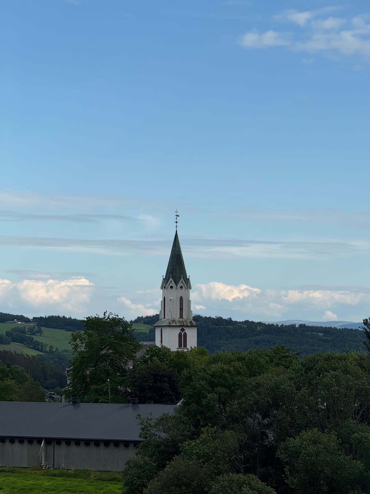 63°51′44′′ N 11°17′56′′ E